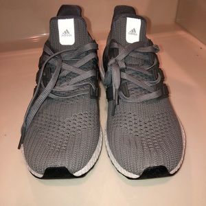Adidas ultra boost 4.0 Grey DNA size 8.5
